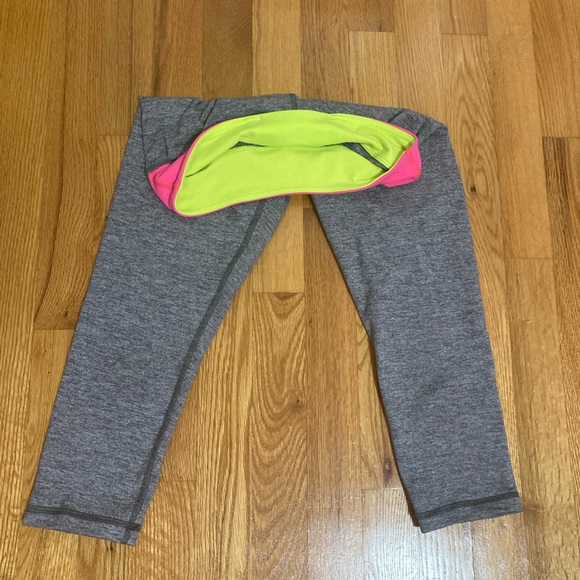 Ivivva grey cropped leggings - size 12 - Picture 5 of 5